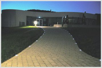 Классификация светильников в тротуарную плитку, их характеристика и особенности использования