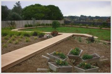 Применение садового паркета, описание, преимущества, характеристики и монтаж