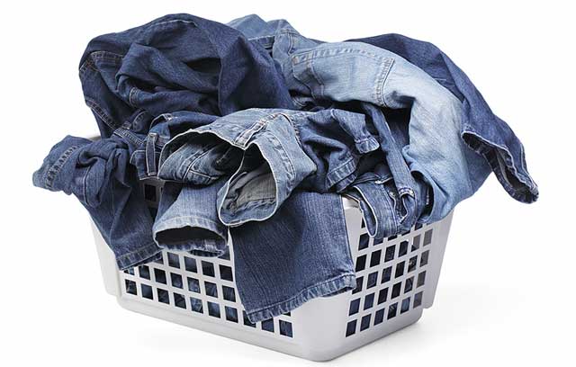 Как стирать джинсы в машине-автомат выбор средства, советы по удалению пятен