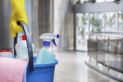 How to choose a cleaning company for office maintenance