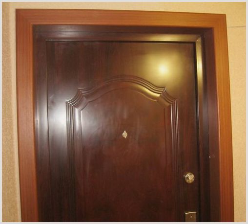 Отделка входной металлической двери: советы по выбору материалов
