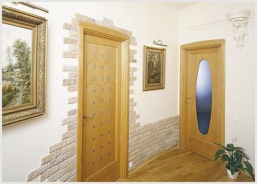 Декоративная отделка дверей в квартире