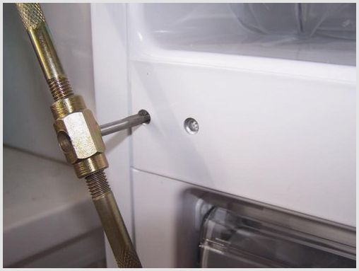 Как перевесить дверь холодильника: инструкция от мастера