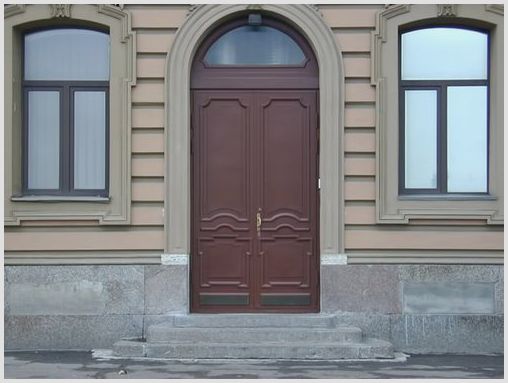 Как выбрать арочные входные двери для дома