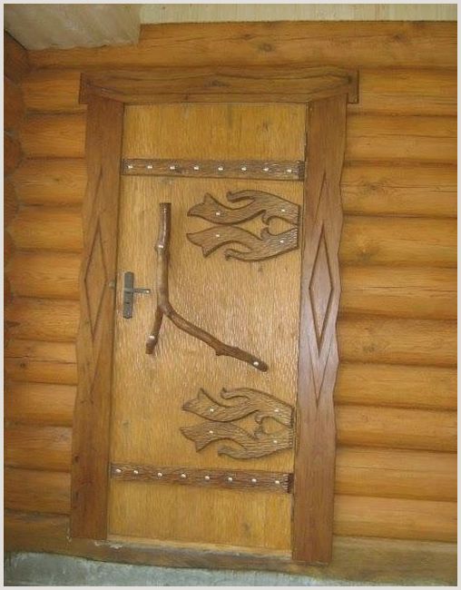 Как выбрать деревянные двери для бани