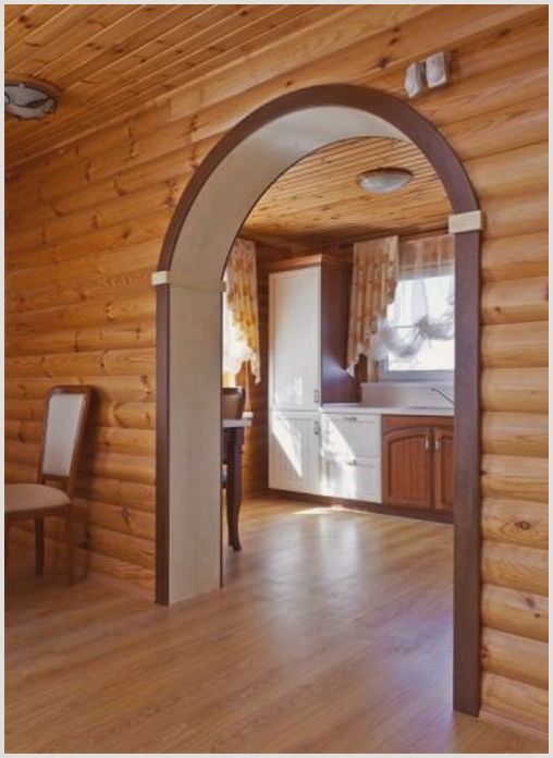 Красивая арка в частном деревянном доме