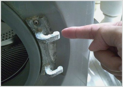 Не открывается дверь в стиральной машине: причины