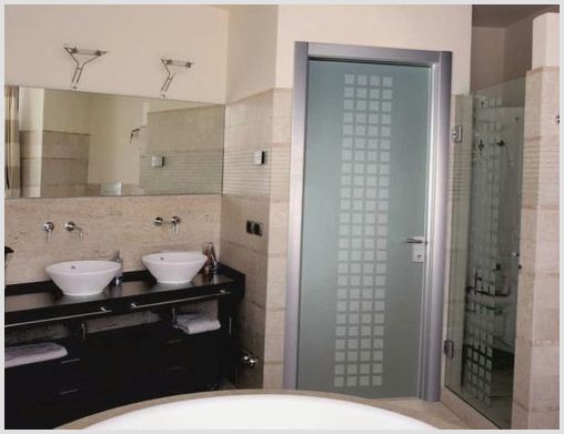 Стеклянные двери для ванной и душа, что выбрать?