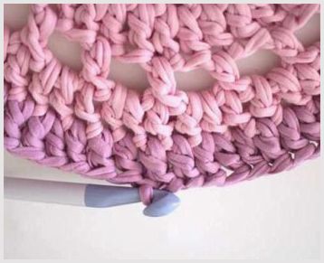 Вязание ажурного коврика крючком: несколько схем ковриков на пол, материалы и технология