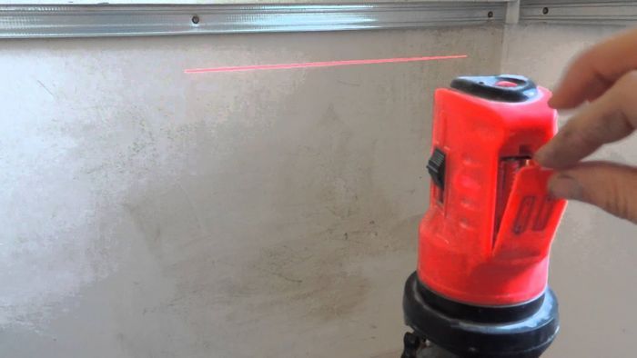 Использование лазерных нивелиров при строительстве: домашнему мастеру на заметку