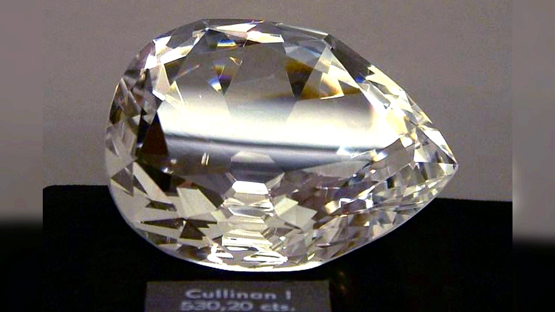 Очень большой в мире алмаз