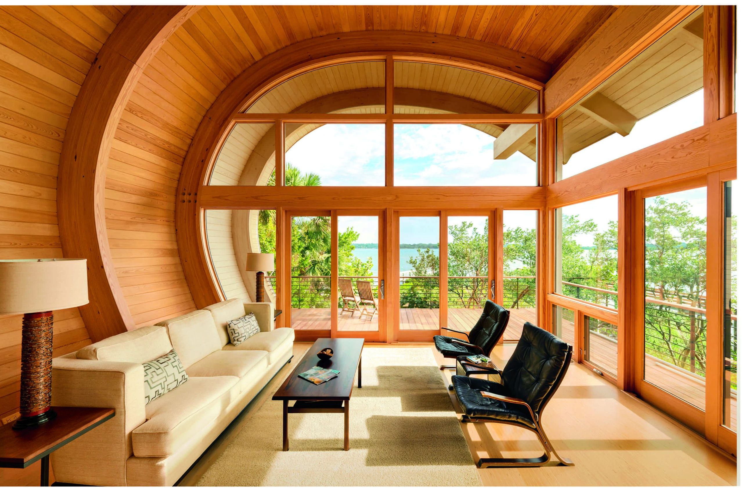 Деревянные окна: элегантность и функциональность дома